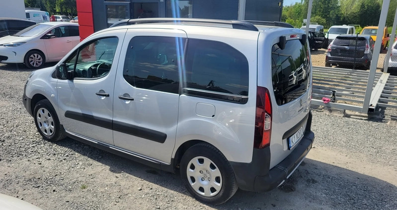 Peugeot Partner cena 59900 przebieg: 51819, rok produkcji 2016 z Dukla małe 379